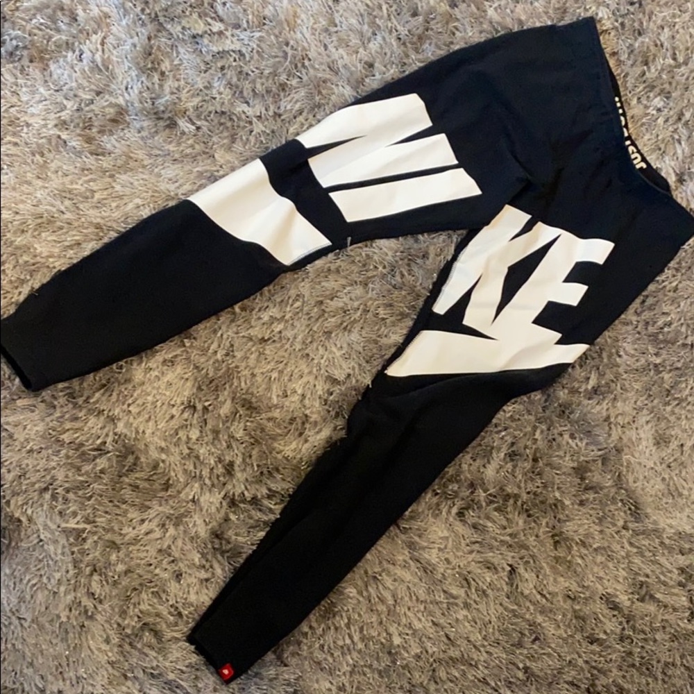 Medium Nike leggings!!